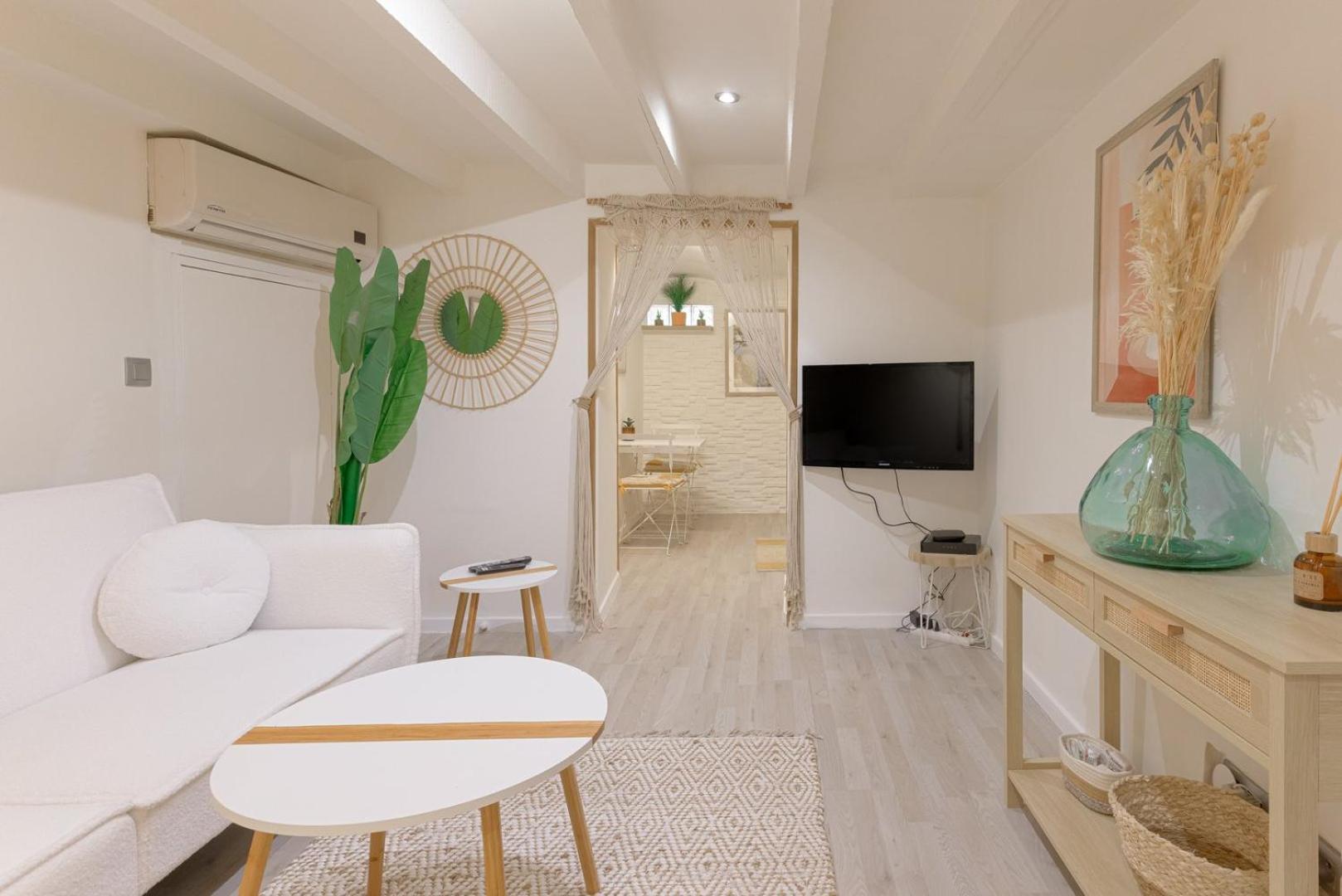 2 Pieces Cosy Et Elegant A Apartment *